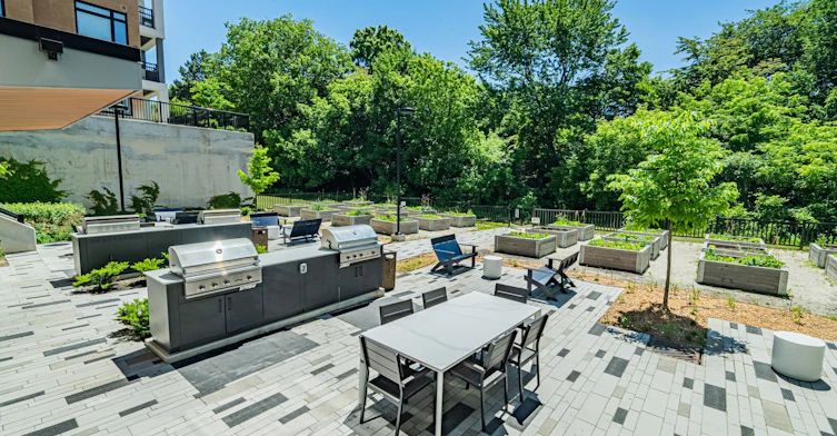 108-160 Canon Jackson Drive, Toronto, ON, M6M 0B6 - 13