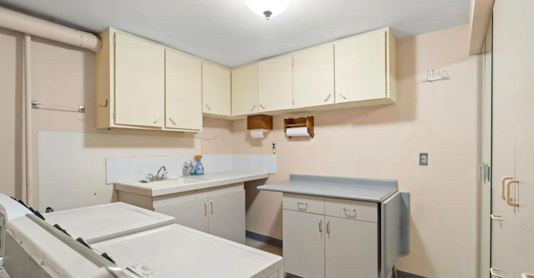 Lower-64 Watney Crescent, Toronto, ON, M3L 2C9 - 9