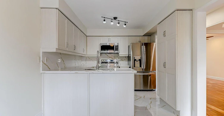 3246 Fanleaf Drive, Mississauga, ON, L5N 7C9 - 7