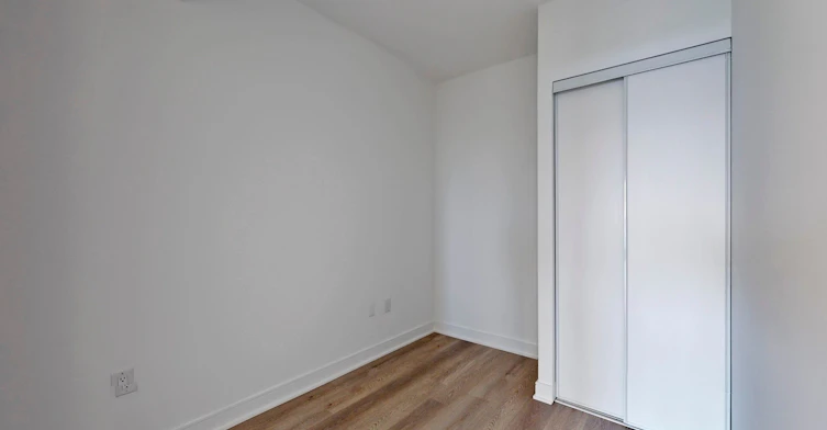 1320-86 Dundas Street E, Mississauga, ON, L5A 0B1 - 18