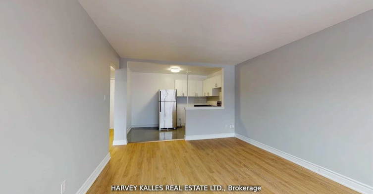 B3-4 Greentree Court, Toronto, ON, M6M 2A5 - 3