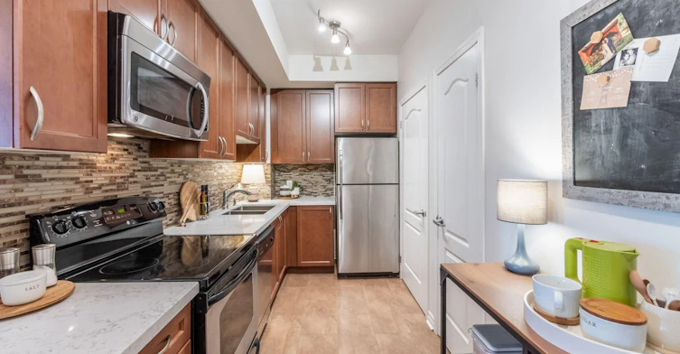 421-3865 Lake Shore Boulevard W, Toronto, ON, M8W 0A2 - 8