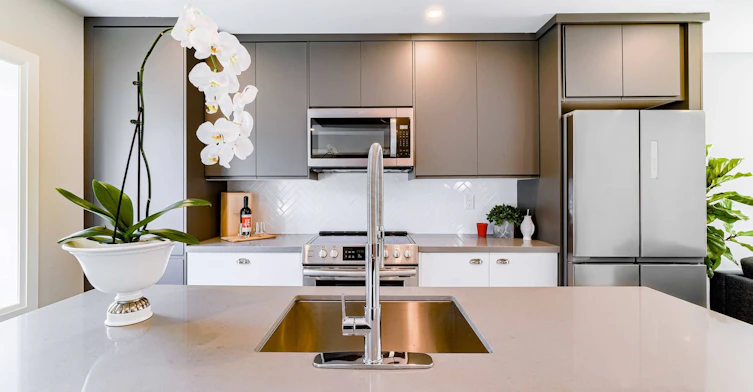 3-294 South Kingsway Road, Toronto, ON, M6S 3T9 - 8