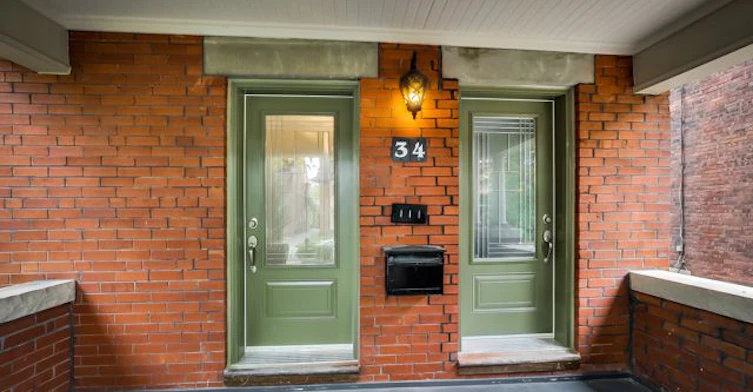 34 Hewitt Main Floor Avenue, Toronto, ON, M6R 1Y3 - 2