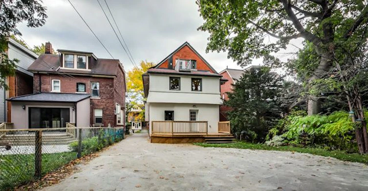 34 Hewitt Main Floor Avenue, Toronto, ON, M6R 1Y3 - 28