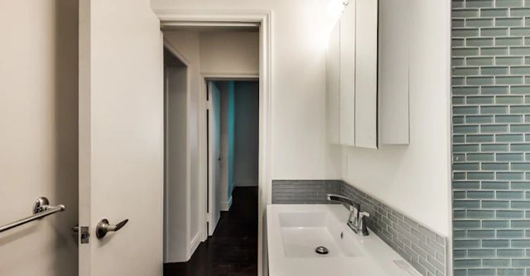34 Hewitt Main Floor Avenue, Toronto, ON, M6R 1Y3 - 14