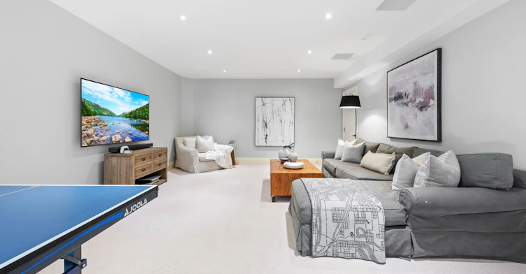 8 Cumberland Drive, Mississauga, ON, L5G 3M6 - 43