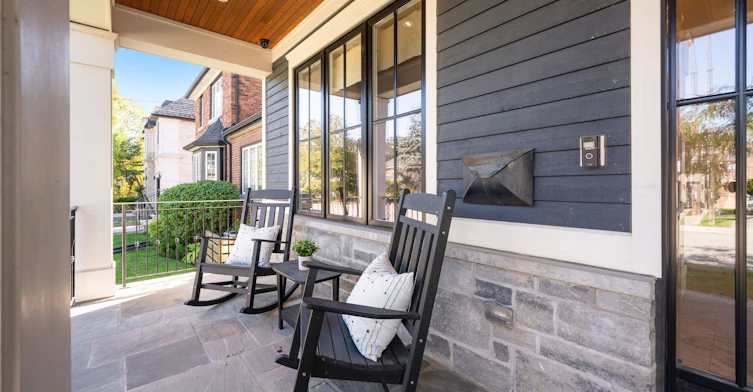8 Cumberland Drive, Mississauga, ON, L5G 3M6 - 2