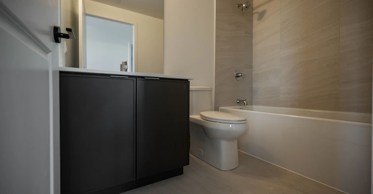 1109-2075 Lakeshore Road, Burlington, ON, L7R 0H3 - 16