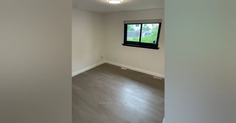 885 Forestwood Drive, Mississauga, ON, L5C 1G6 - 13