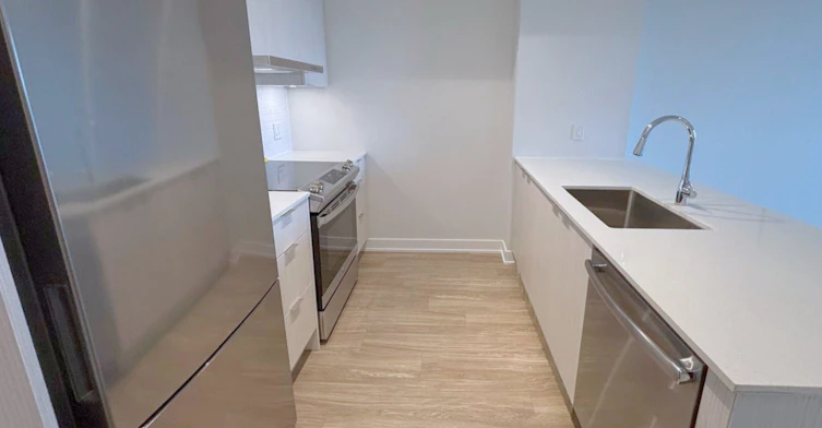 815-430 Square One Drive, Mississauga, ON, L5B 3Y1 - 6
