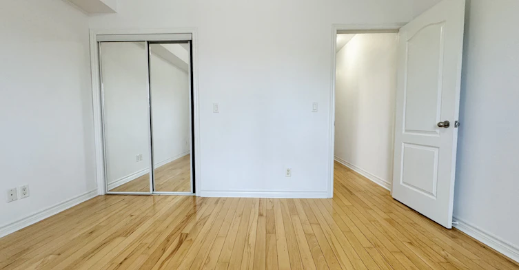 Unit 3-2415 Dundas Street W, Toronto, ON, M6P 1X3 - 9