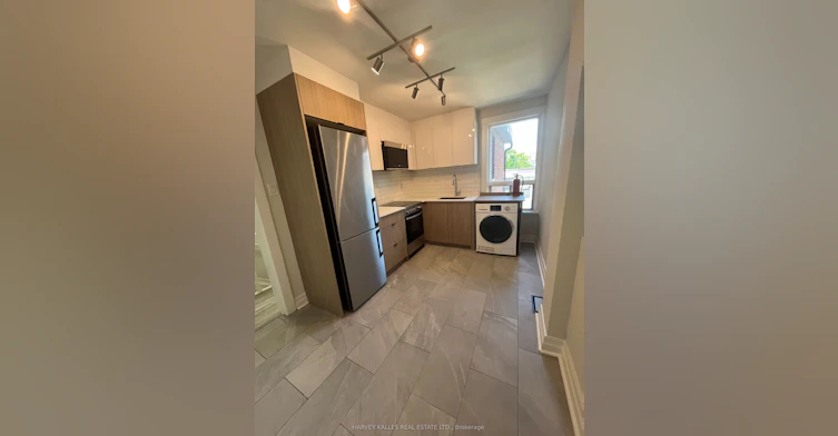 910 Bloor Street W, Toronto, ON, M6H 1L1