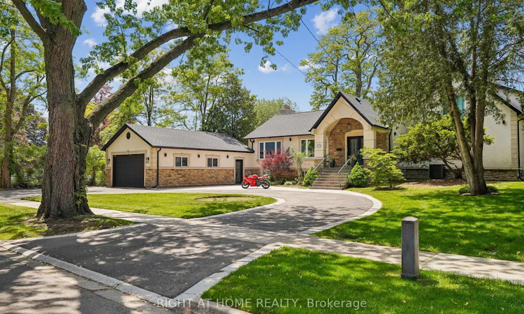 2090 Stonehouse Crescent