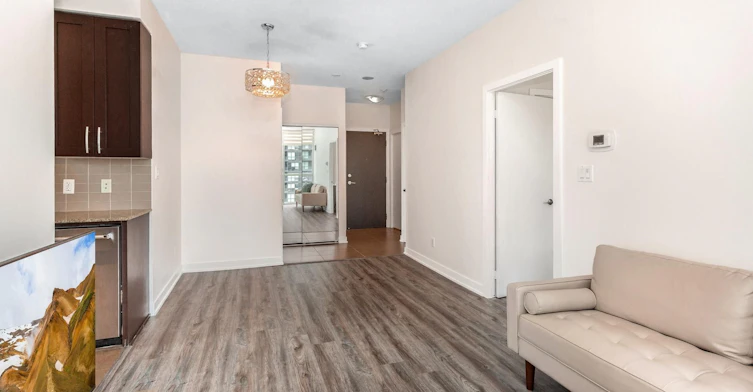 4070 Confederation Pkwy #1504 Parkway, Mississauga, ON, L5B 0E9 - 14