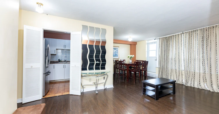 1009-3390 Weston Road, Toronto, ON, M9M 2X3 - 9