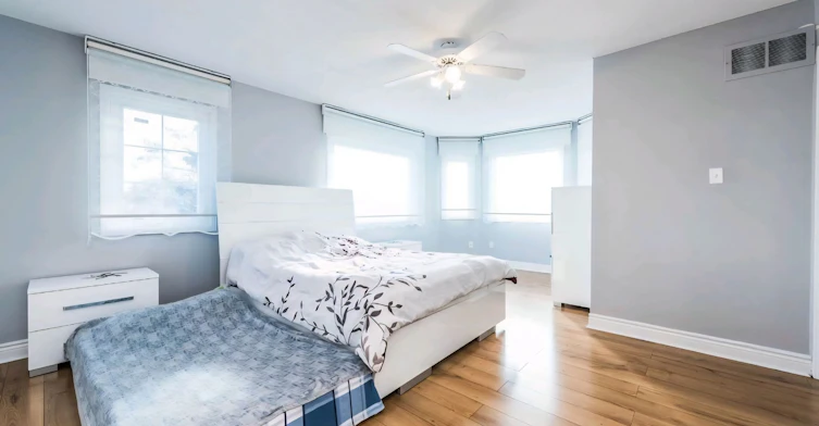 5284 Richborough Drive, Mississauga, ON, L5R 3J8 - 2