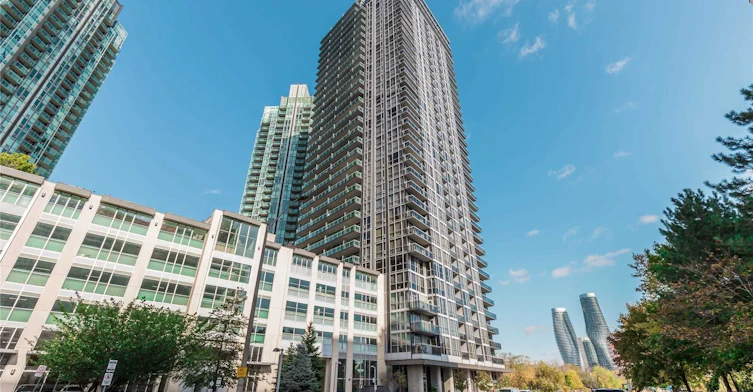 2004-223 Webb Drive, Mississauga, ON, L5B 0E8