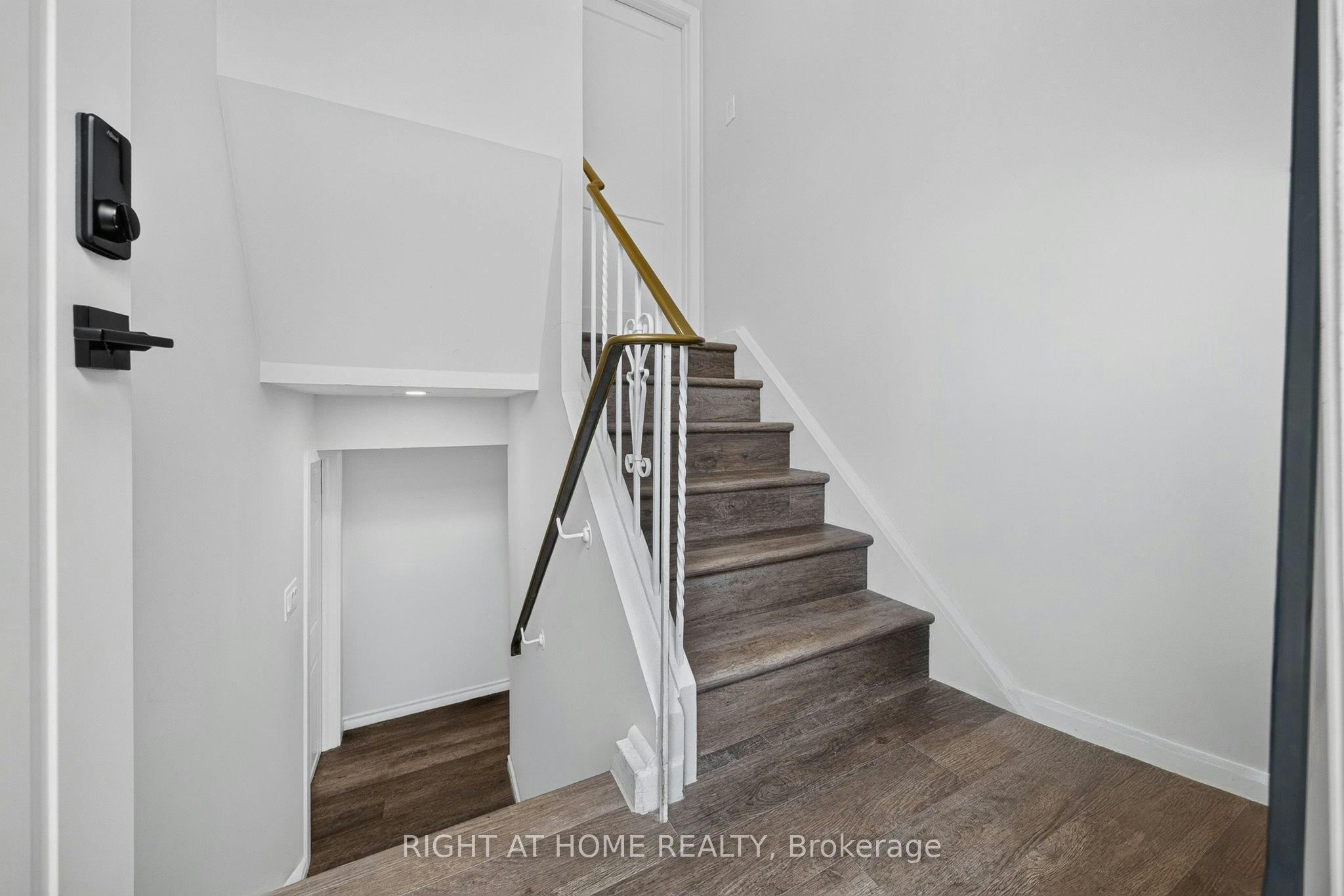 Lower-1599 Sandgate Crescent, Mississauga, ON, L5J 2E3 - 3