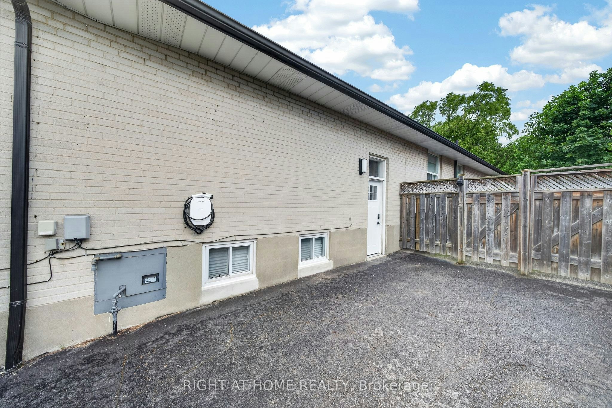 Lower-1599 Sandgate Crescent, Mississauga, ON, L5J 2E3 - 2