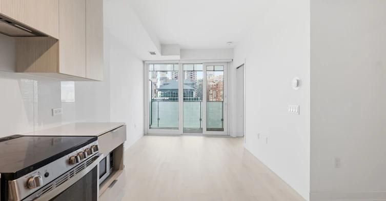 1002-3900 Confederation Parkway, Mississauga, ON, L5B 0M3 - 9