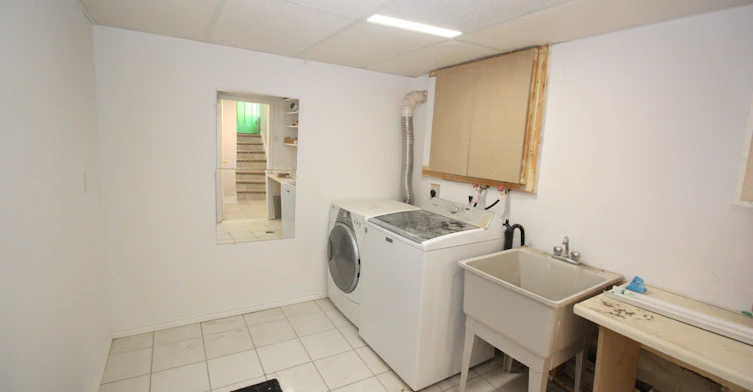 Lower-31 Northampton Dr Drive, Toronto, ON, M9B 4S5 - 9