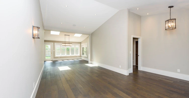 176 Maplewood Road, Mississauga, ON, L5G 2M6 - 4