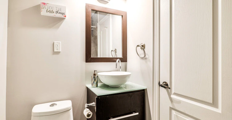 Main-734 Willard Avenue, Toronto, ON, M6S 3S5 - 21