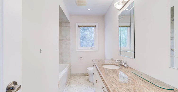 2A Twenty Eighth Street, Toronto, ON, M8W 2Y4 - 22