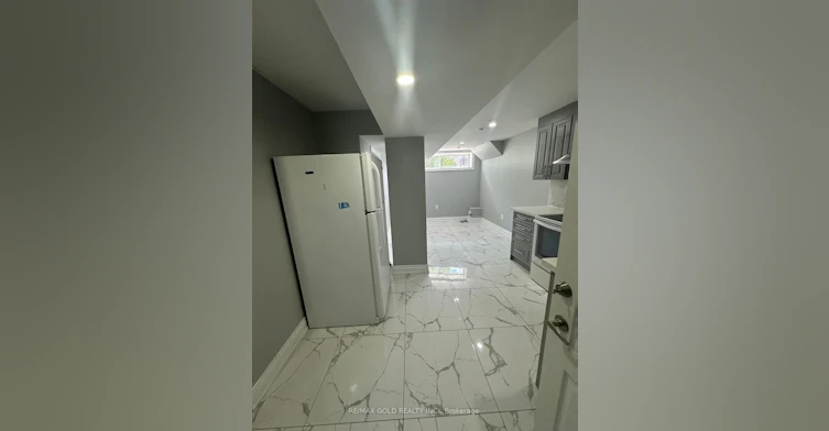 19 Benstrow Avenue, Toronto, ON, M9V 2Z5 - 6