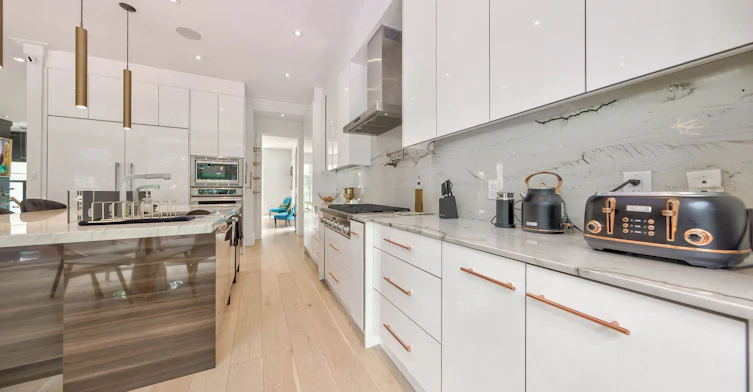 29 Avon Park, Toronto, ON, M8Z 3X4 - 18