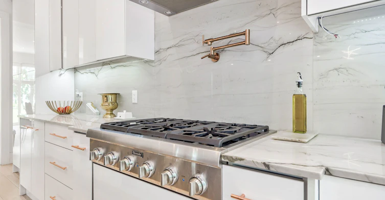 29 Avon Park, Toronto, ON, M8Z 3X4 - 19