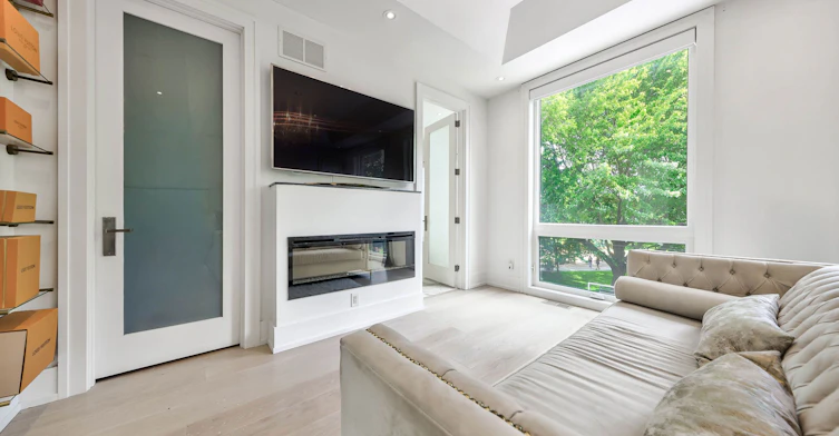 29 Avon Park, Toronto, ON, M8Z 3X4 - 25