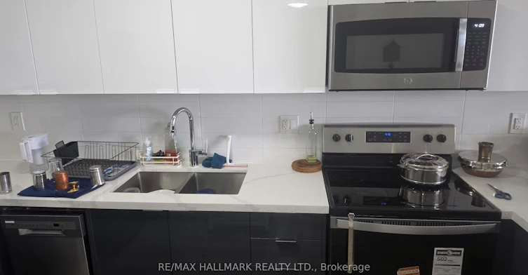 1705-15 Martha Eaton Way, Toronto, ON, M6M 5B5 - 11