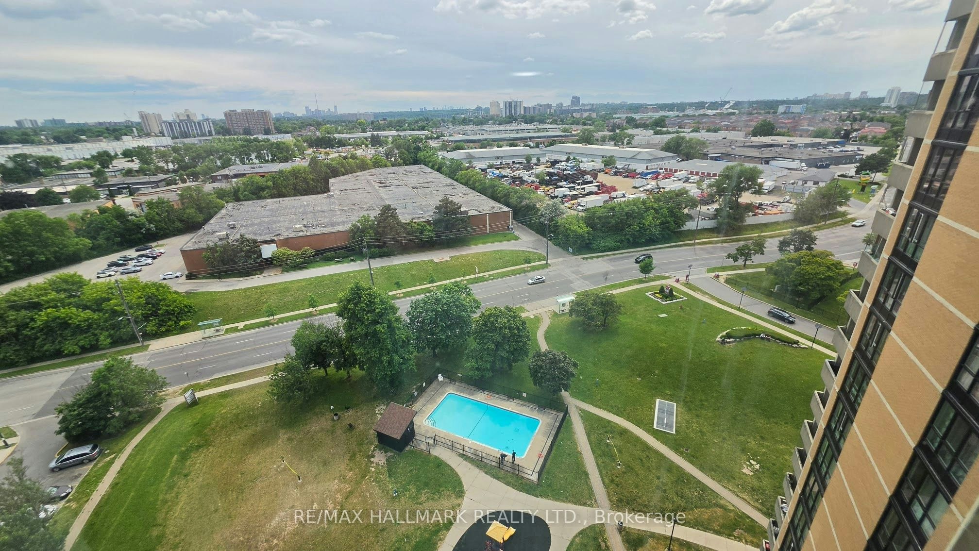 1705-15 Martha Eaton Way, Toronto, ON, M6M 5B5 - 17