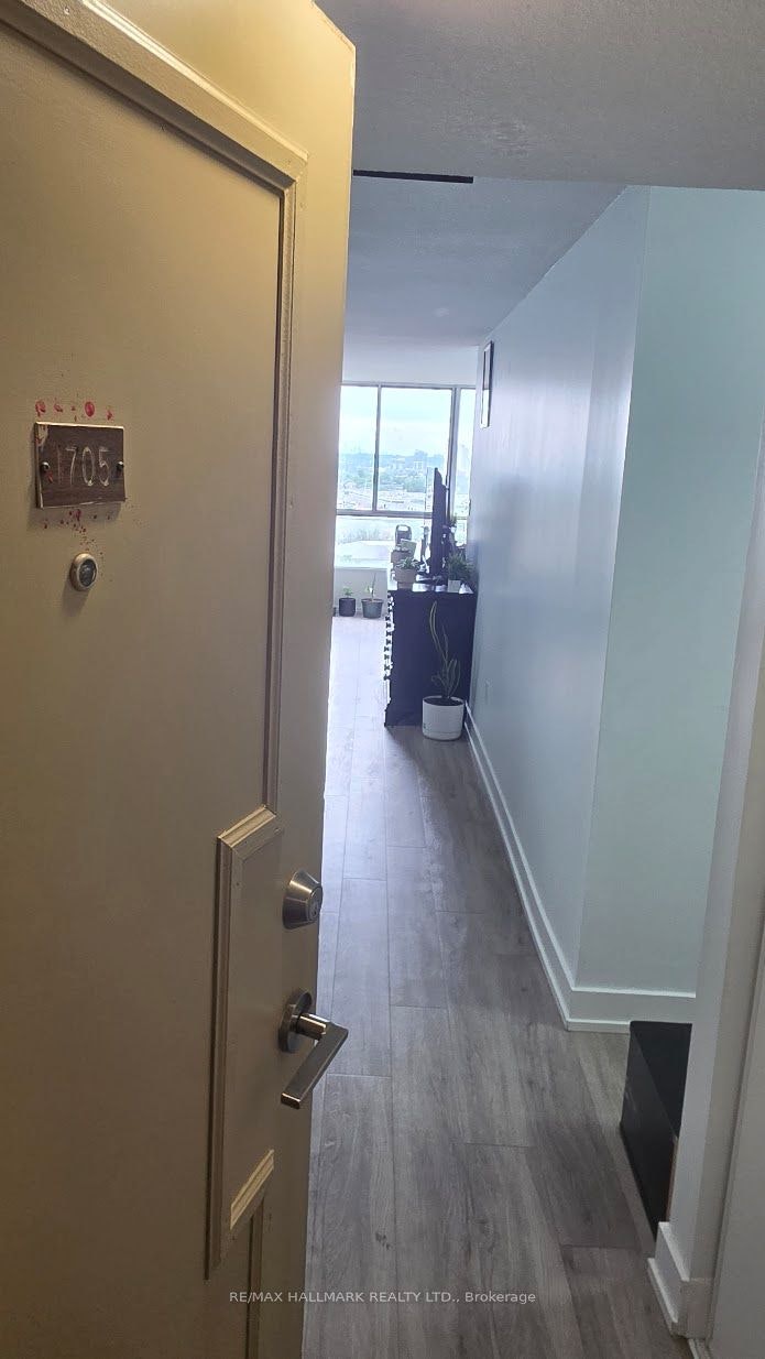 1705-15 Martha Eaton Way, Toronto, ON, M6M 5B5 - 4