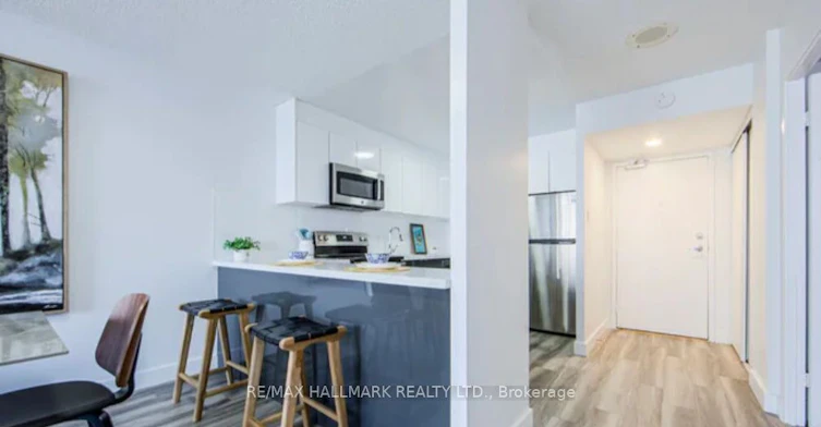 1705-15 Martha Eaton Way, Toronto, ON, M6M 5B5 - 3