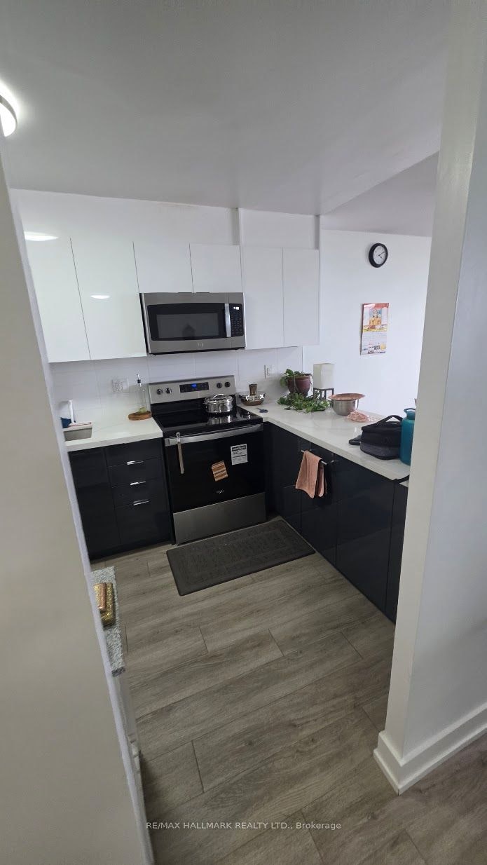 1705-15 Martha Eaton Way, Toronto, ON, M6M 5B5 - 6