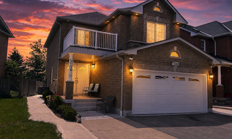 7268 Village Walk