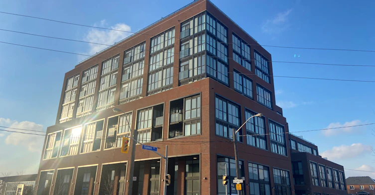 417-2300 St Clair Avenue W, Toronto, ON, M6N 1K8