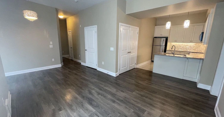 101-276 Gatwick Drive, Oakville, ON, L6H 0K8