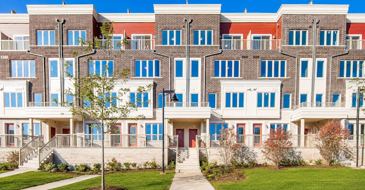 31-100 Long Branch Avenue, Toronto, ON, M8W 0A9