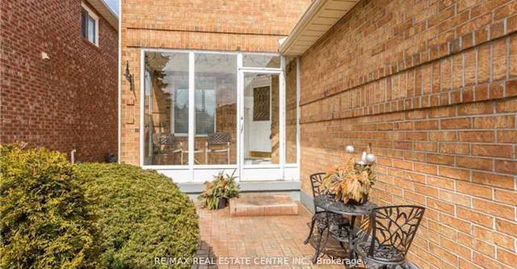 BSMT-22 Matterdale Avenue, Brampton, ON, L6Y 4J6