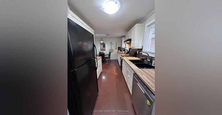 7025 Hickling Crescent, Mississauga, ON, L5N 5A6 - 6