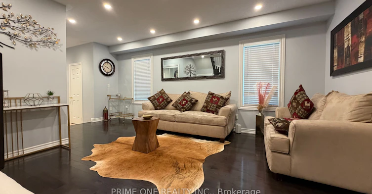 7124 Village Walk, Mississauga, ON, L5W 1X4 - 7