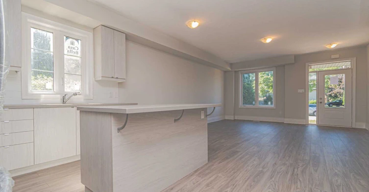565 Wedgewood Drive, Burlington, ON, L7L 0J9 - 3
