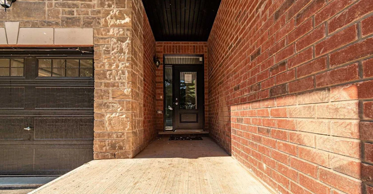 565 Wedgewood Drive, Burlington, ON, L7L 0J9