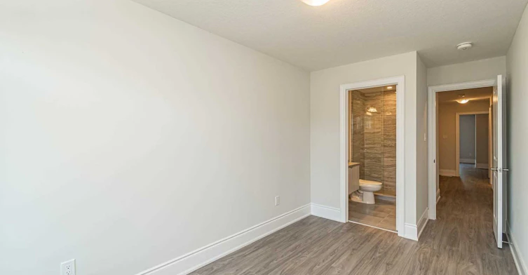 565 Wedgewood Drive, Burlington, ON, L7L 0J9 - 9