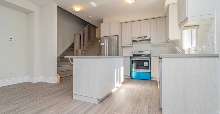 565 Wedgewood Drive, Burlington, ON, L7L 0J9 - 6