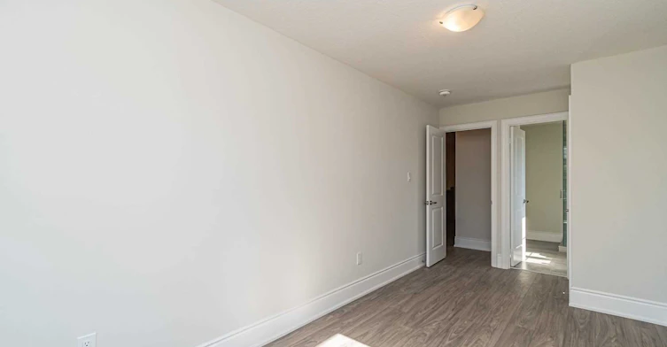 565 Wedgewood Drive, Burlington, ON, L7L 0J9 - 12